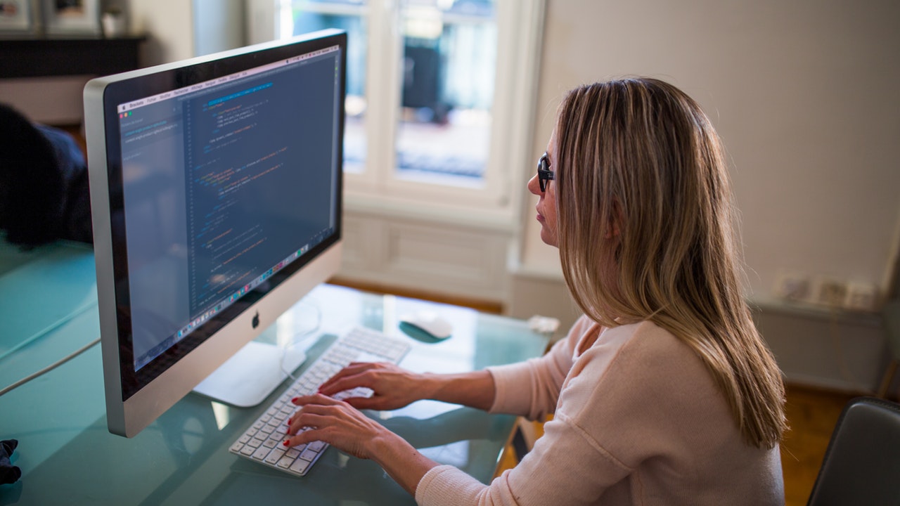 business growth during coronavirus women working from home on computer